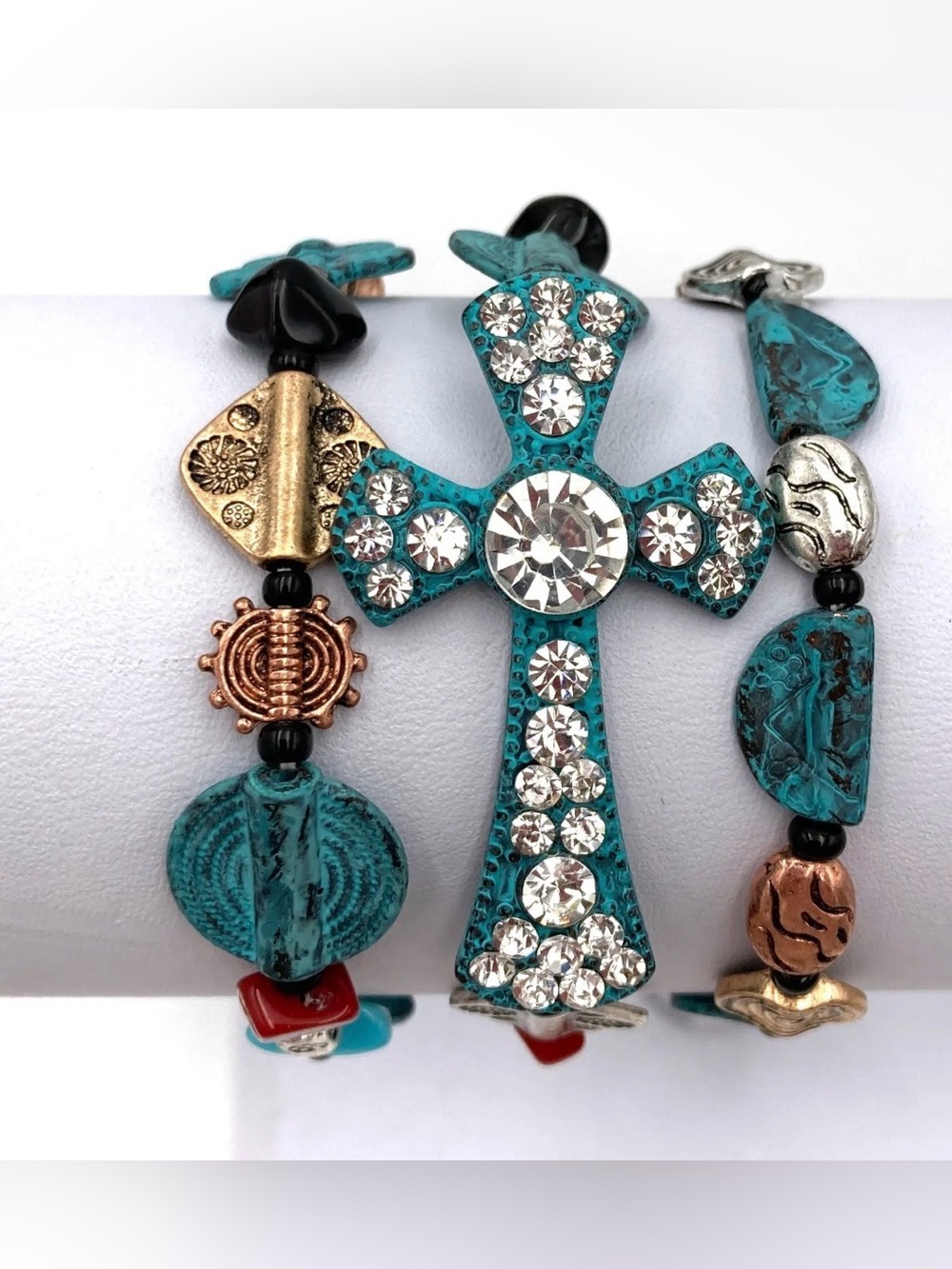 NWT Western Turquoise Cross Beaded Stretch Bracelet Set